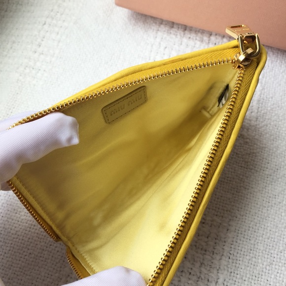 Authentic MIU MIU Matelasse Nappa Leather L Shape Zipper Wallet Card Holder Sole - Picture 8 of 16